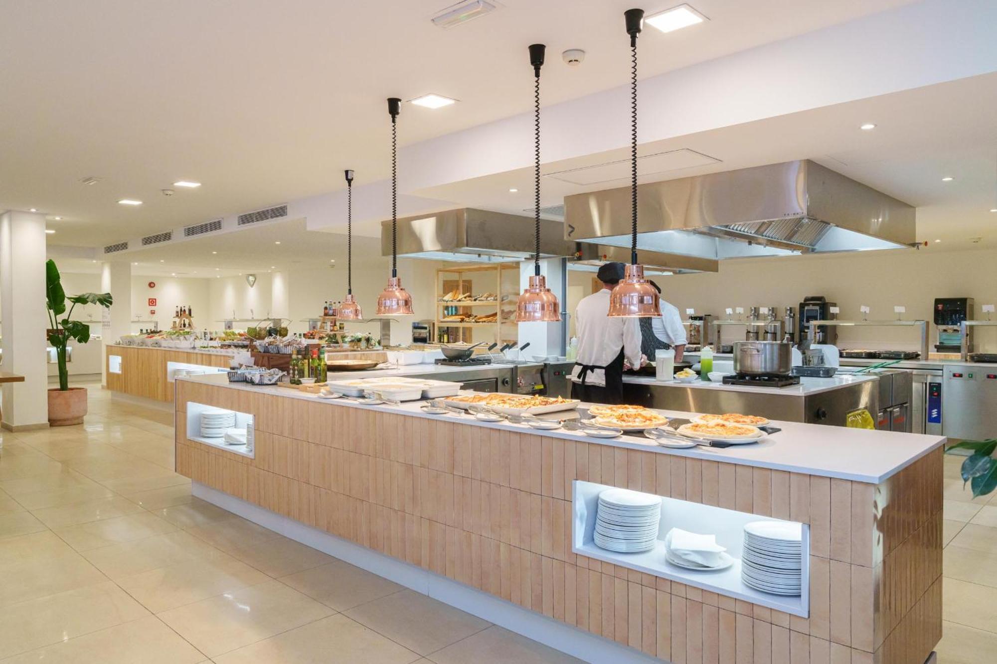 Ferrer Janeiro Hotel & Spa Can Picafort  Bagian luar foto